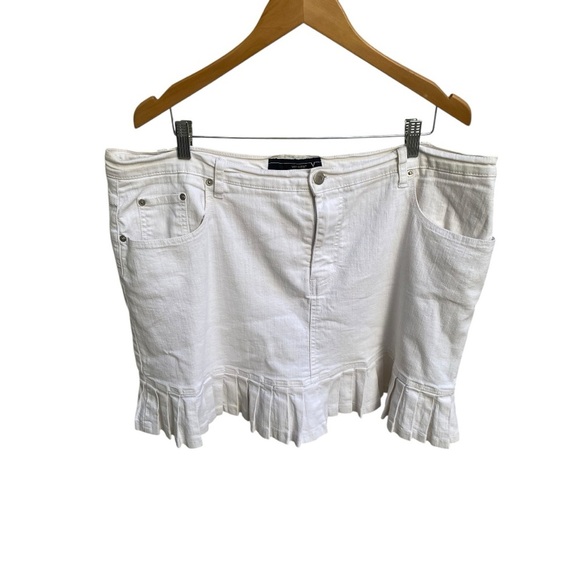 Venezia White Pleated Women's Skirt I Size: 20 - Picture 1 of 9